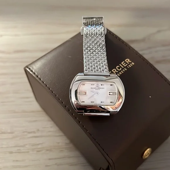 Baume & Mercier Hampton City watch . Never worn . Needs battery . - Picture 2 of 3